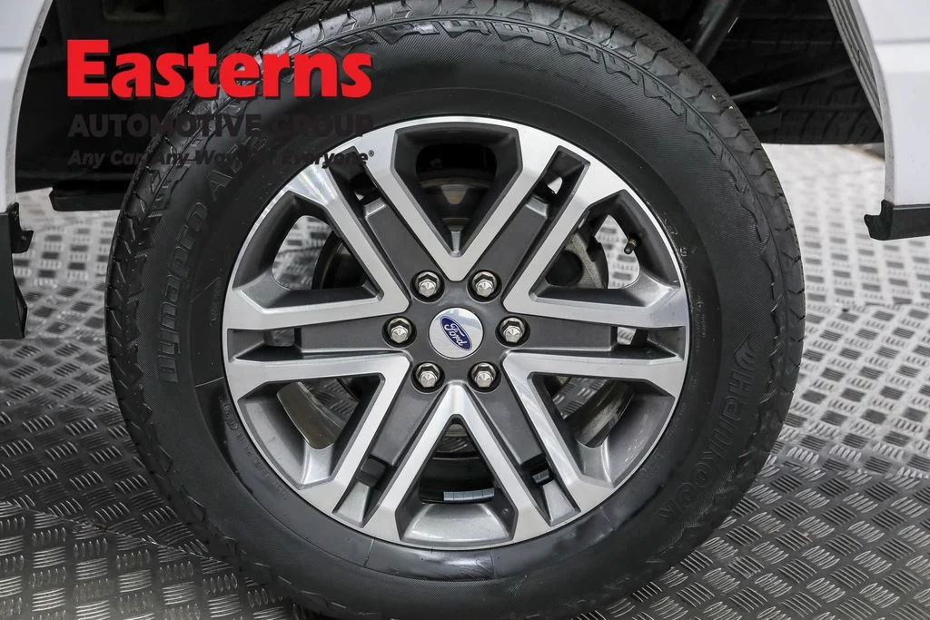 Used 2021 White Ford XL image 33