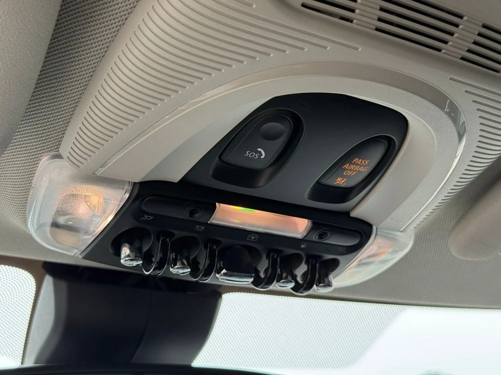 Used 2019  MINI  image 18