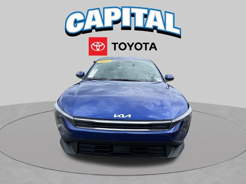 Used 2025  Kia LXS image 17