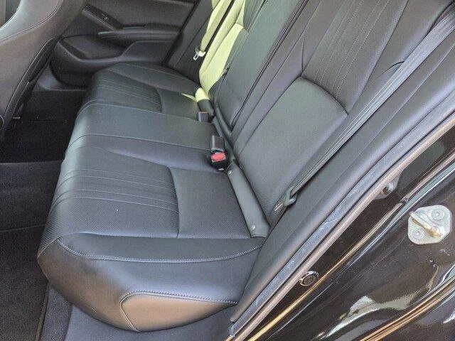 Used 2019 Crystal Black Pearl Honda Touring image 24