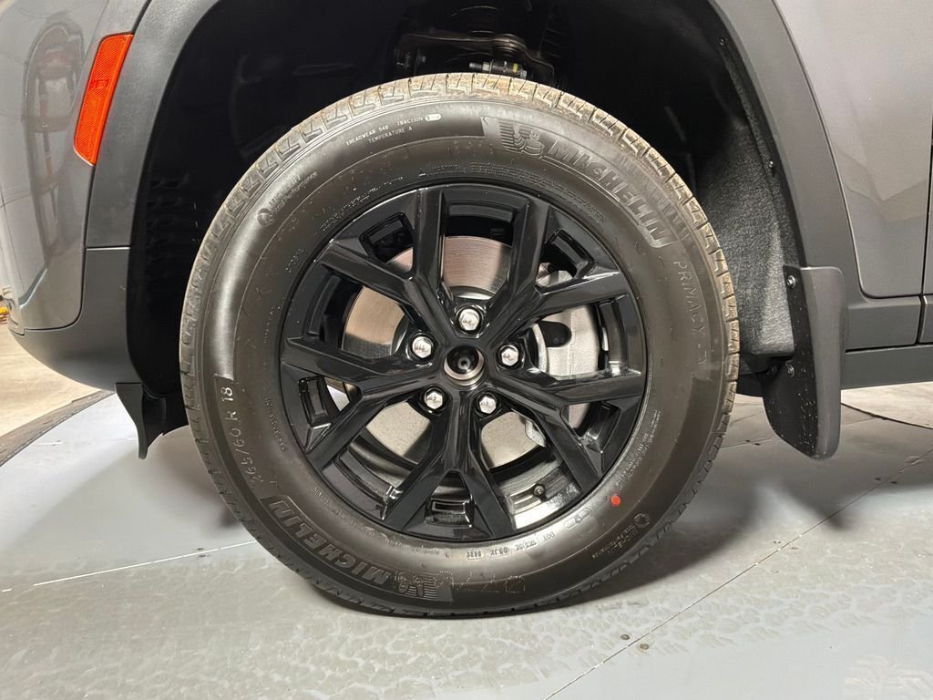 New 2026 Baltic Gray Metallic Clearcoat Jeep Altitude image 9