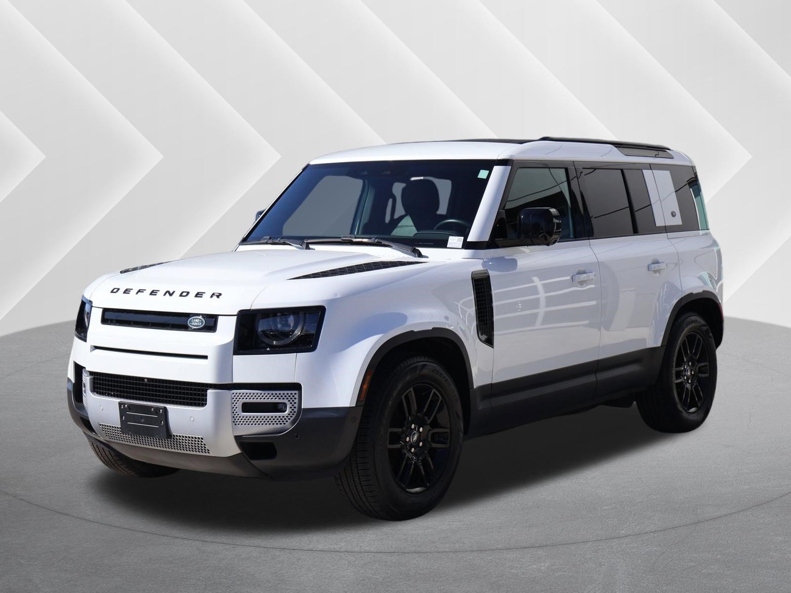 Used 2024 Fuji White Land Rover 110 P300 S image 1