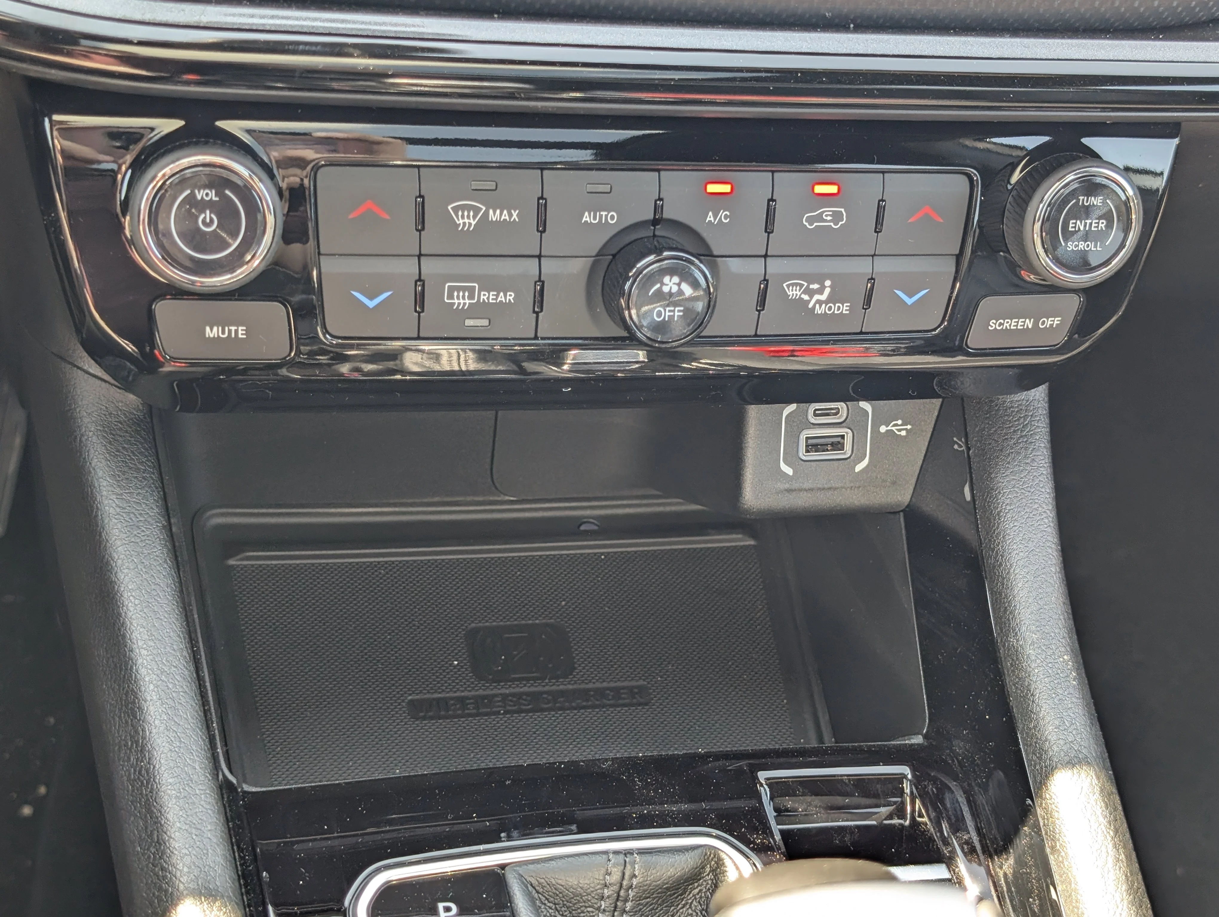 New 2026 Silver Zynith Metallic Jeep North image 32