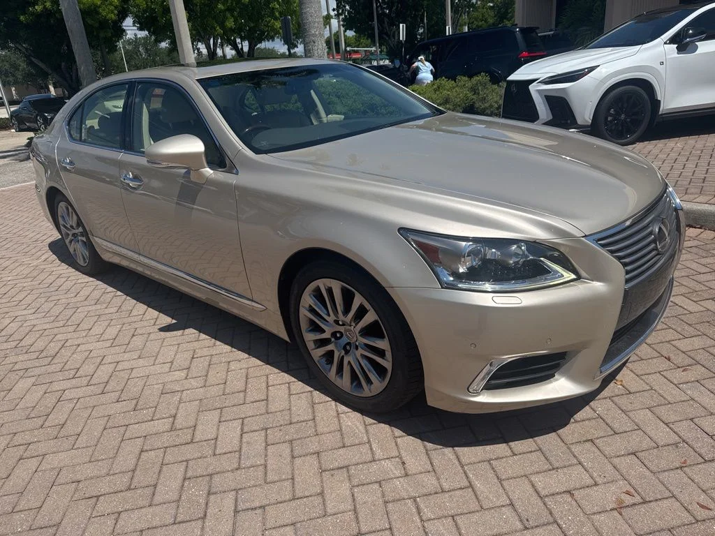 2014 Lexus LS 500 460's photo