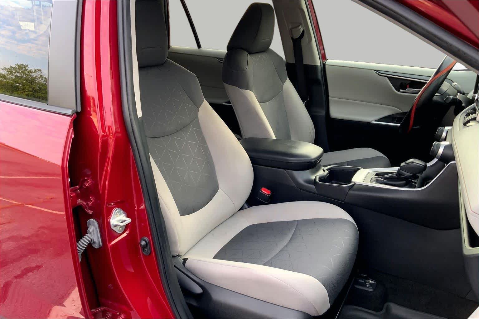 Used 2024 Ruby Flare Pearl Toyota XLE image 9