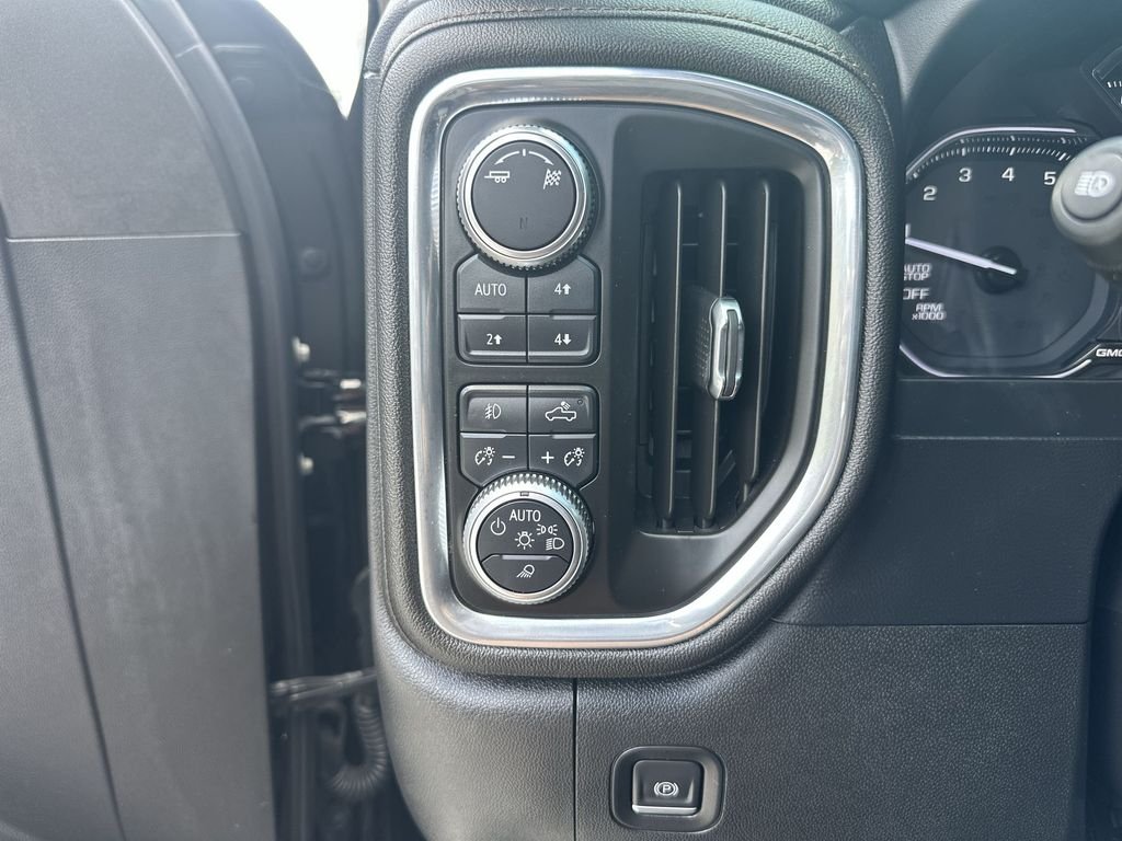 Used 2019 ONYX BLACK GMC AT4 image 18