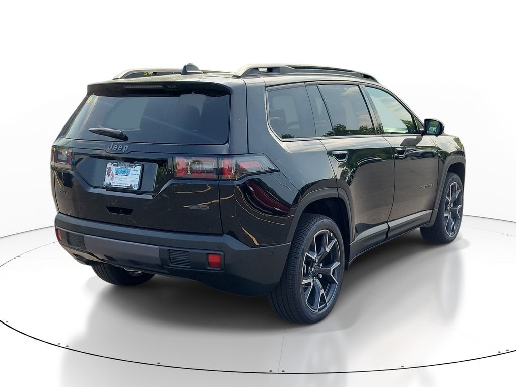 New 2026 Diamond Black Crystal Pearl-Coat Exterior Paint Jeep Overland image 4