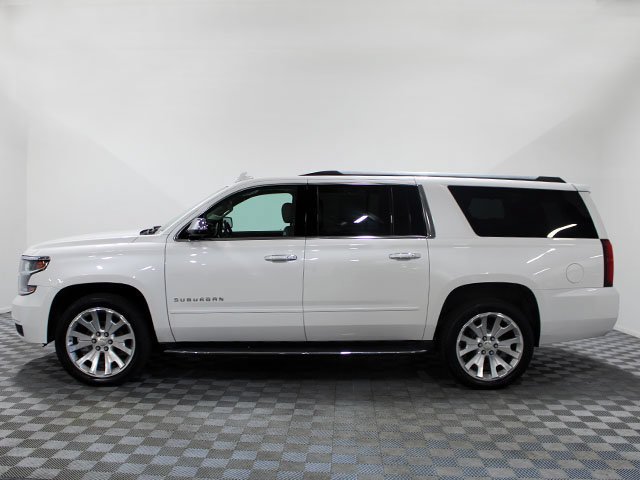 Used 2017 Iridescent Pearl Tricoat Chevrolet Premier image 3