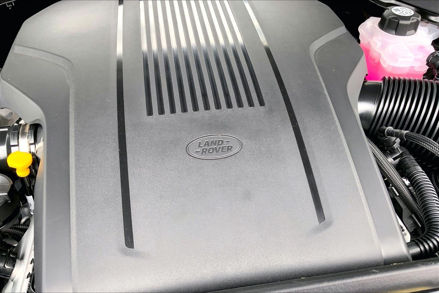 New 2027 Carpathian Grey Land Rover SE image 17