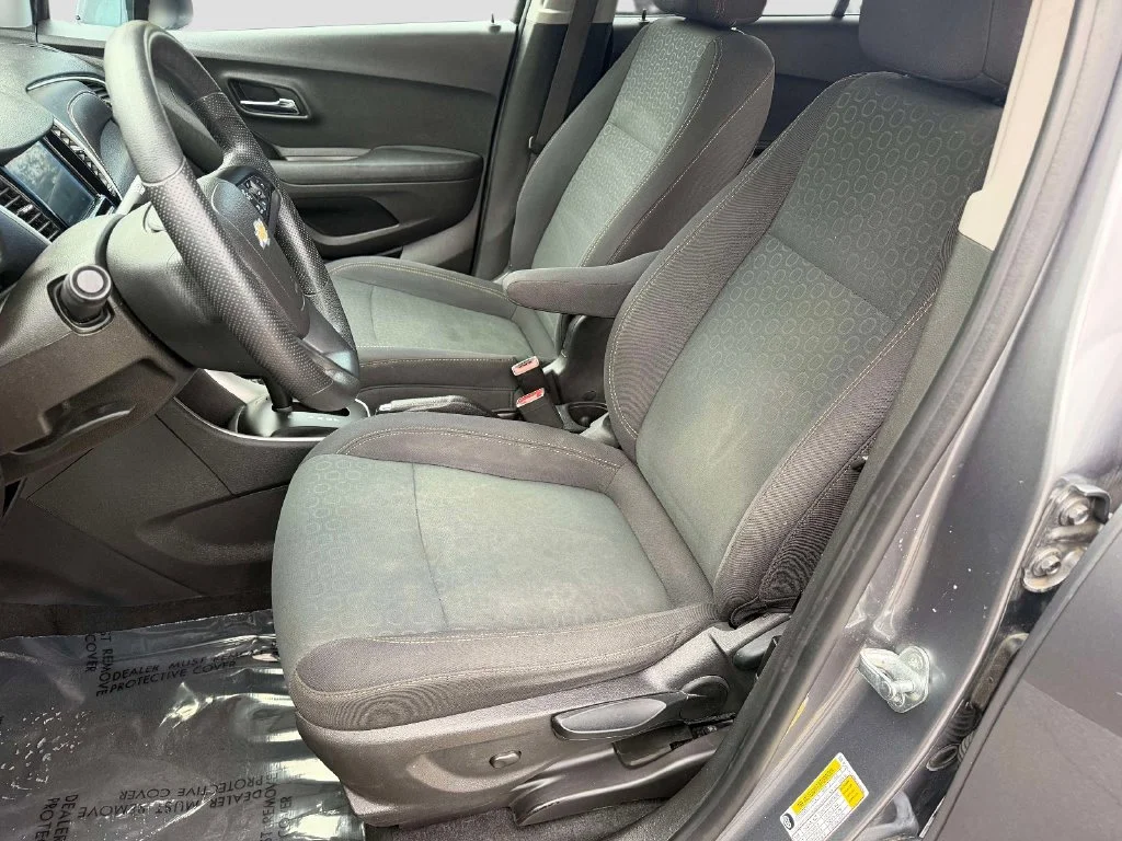 Used 2020 Gray Chevrolet LS image 21