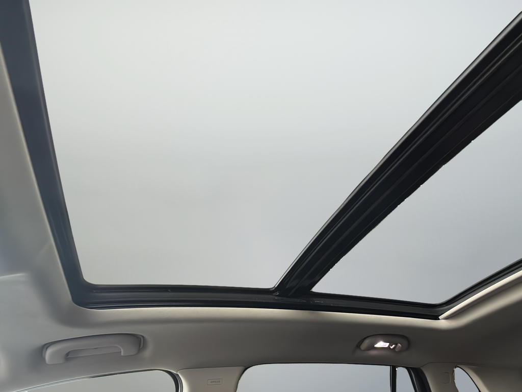 Used 2020 White Buick Essence image 19