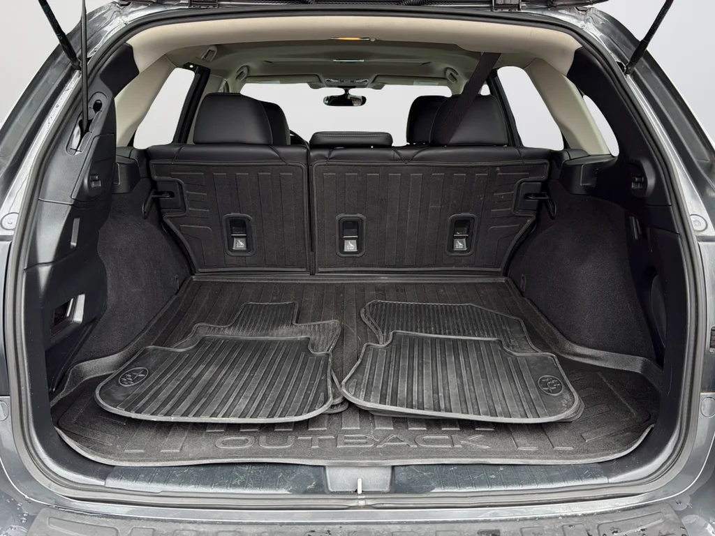 Used 2018 Gray Subaru 2.5i image 27
