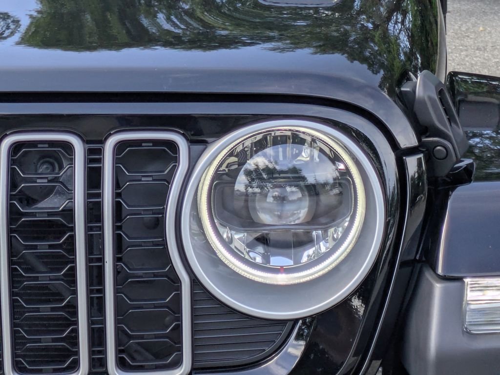 Used 2024 Black Jeep Sahara image 9