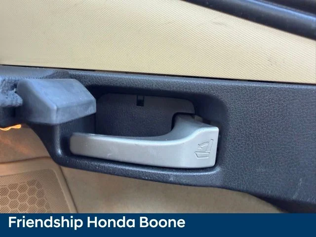 Used 2010  Honda EX-L image 32