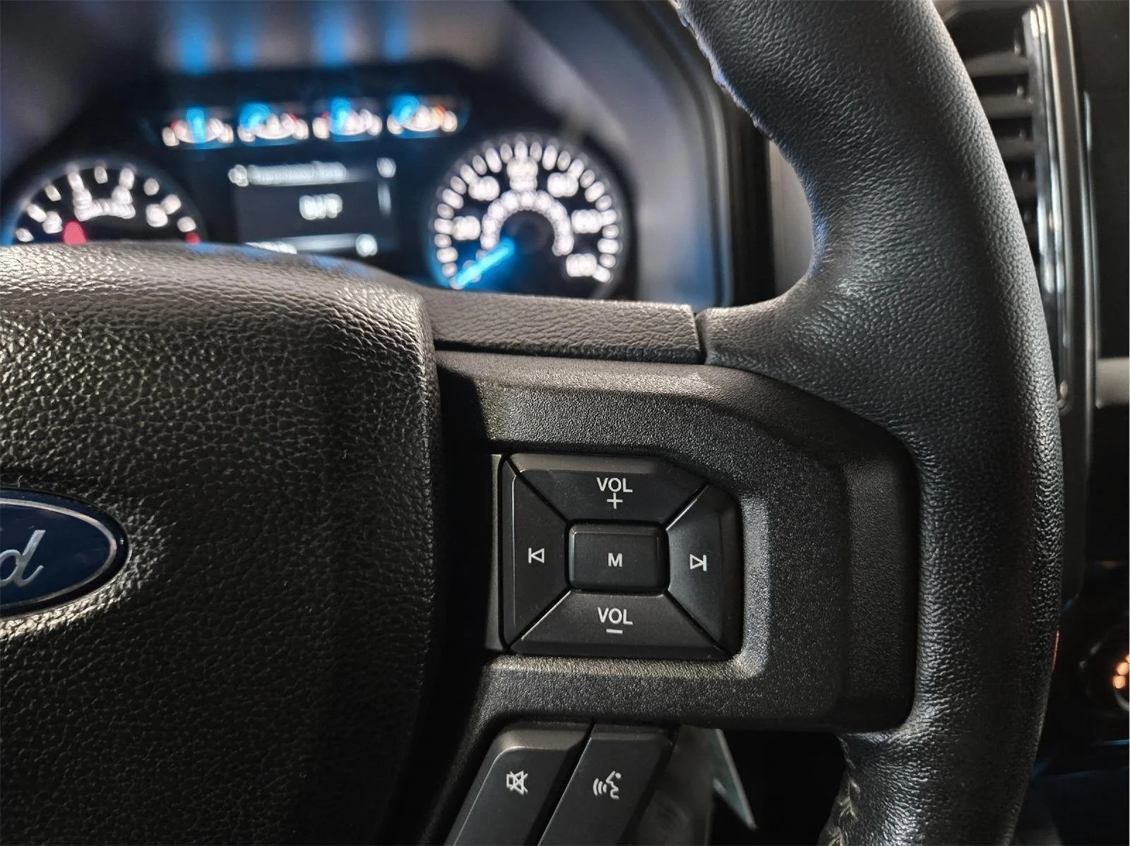 Used 2017 Oxford White Ford XLT image 18