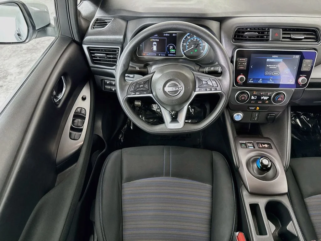 Used 2023 Silver Nissan S image 21