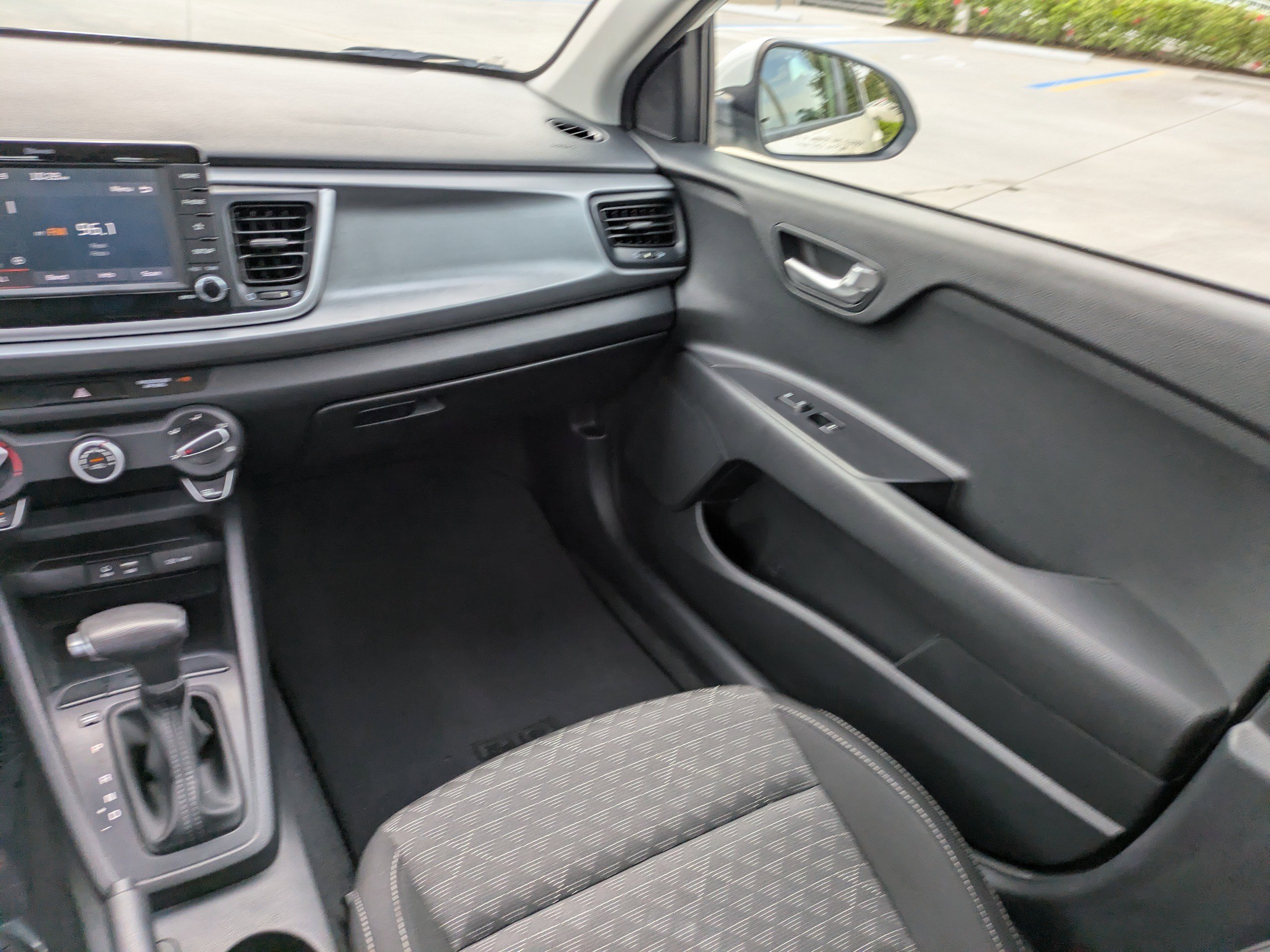 2020 Kia RIO S - Photo 15