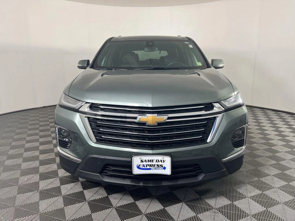 Used 2023 Silver Sage Chevrolet LT image 32