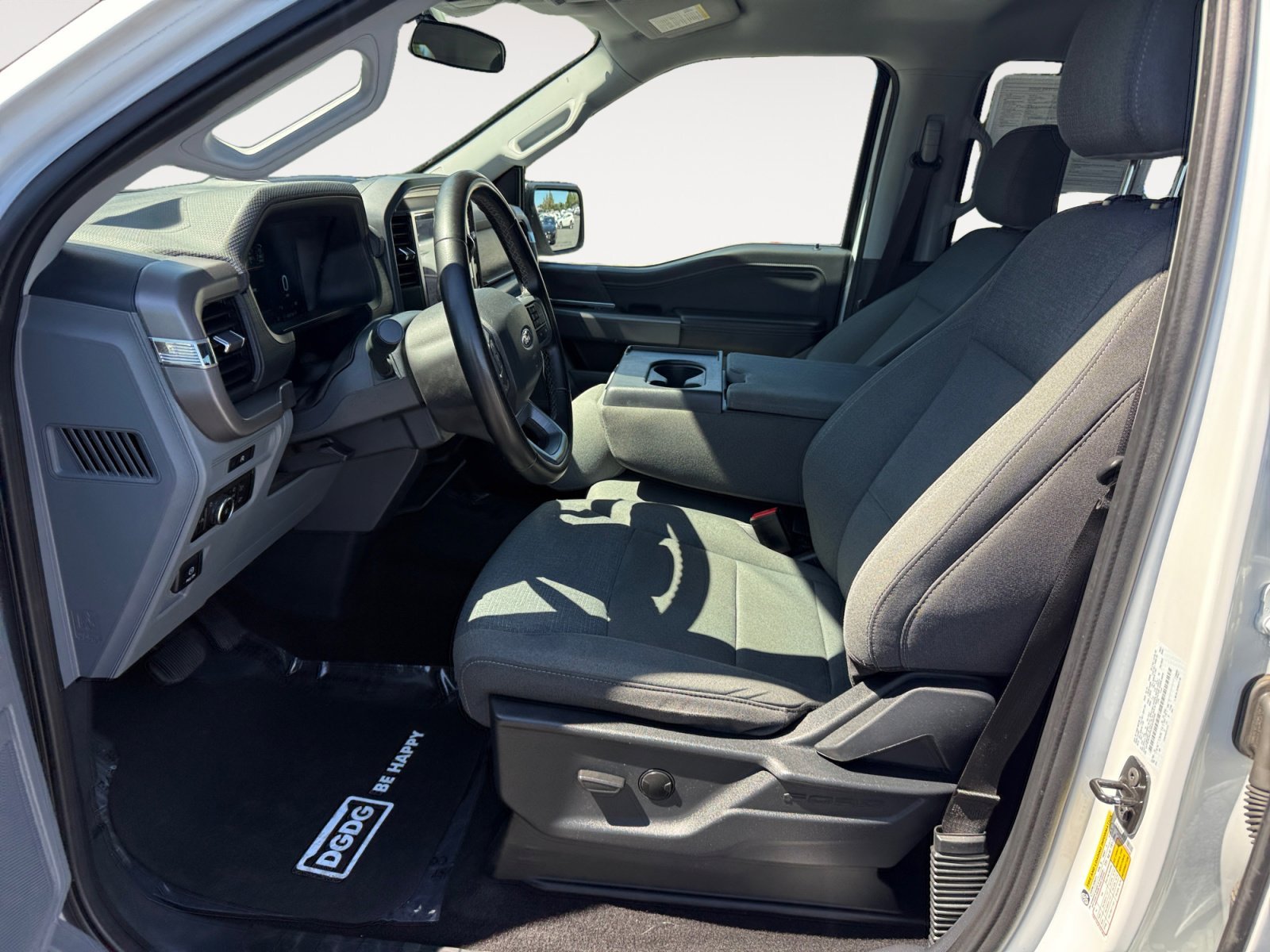 Used 2025 Oxford White Ford XLT image 10