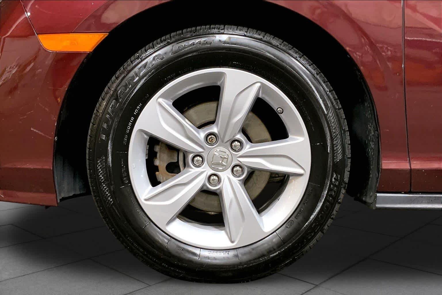 Used 2018 Deep Scarlet Pearl Honda EX image 11