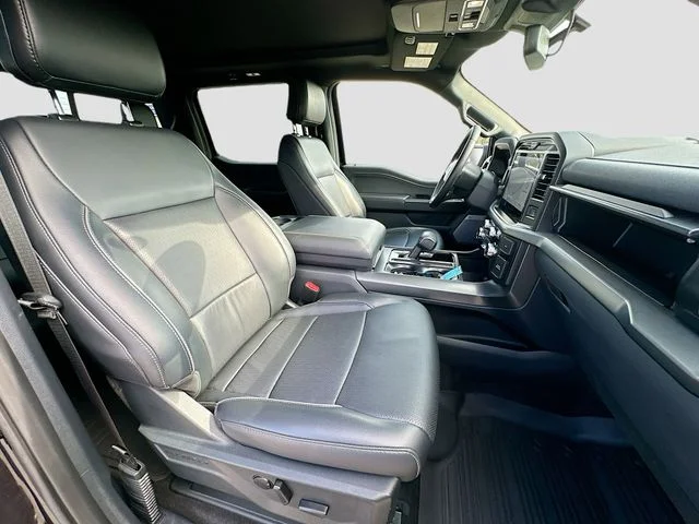 Used 2025 Black Ford Lariat image 28