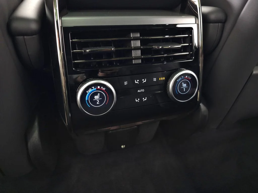 Certified Used 2025 White Land Rover Dynamic SE image 40