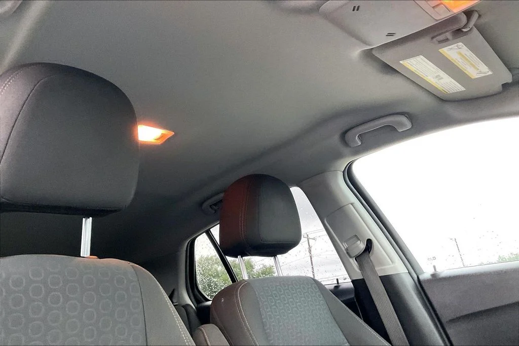 Used 2022 Silver Chevrolet LS image 28