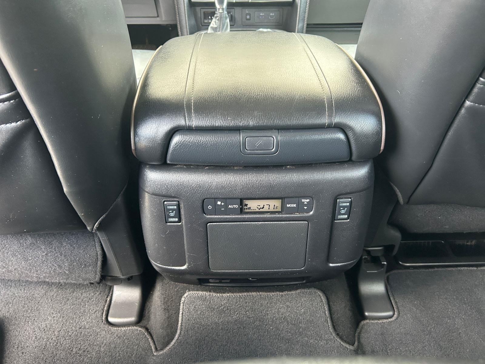 Used 2023 Aspen White Tricoat Nissan Platinum image 17