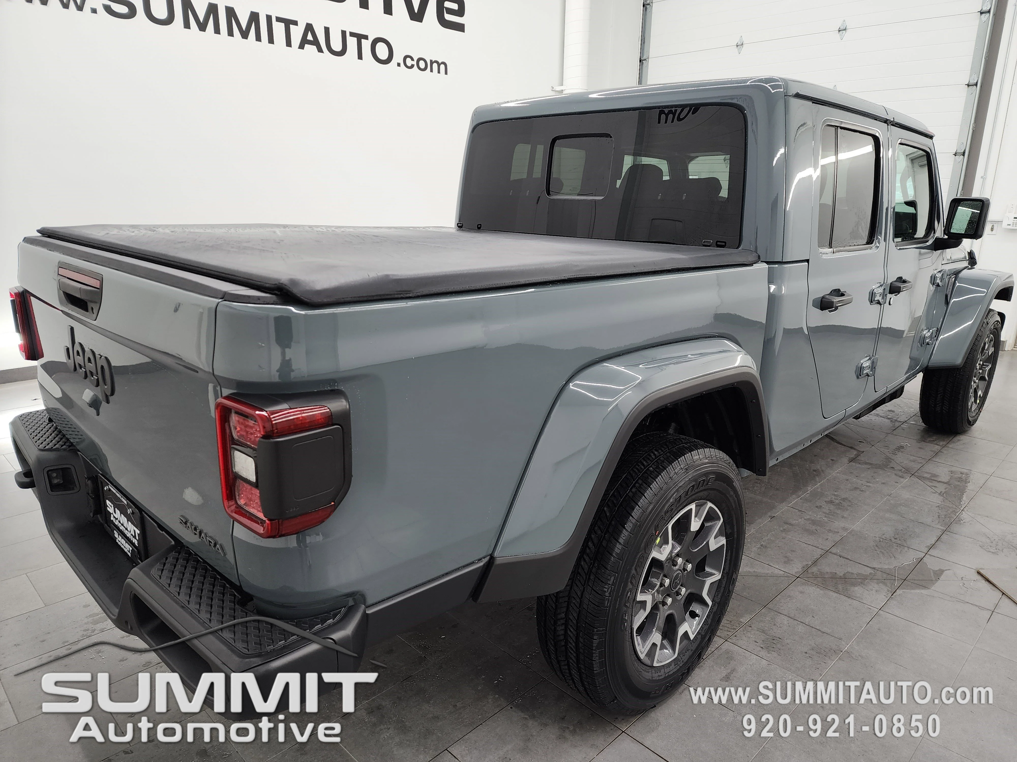 New 2026 Anvil Clear-Coat Exterior Paint Jeep Sahara image 4