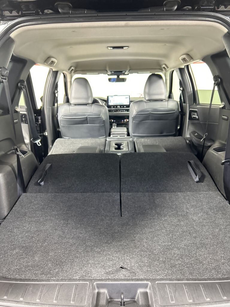 Used 2025 Black Mitsubishi SE image 20