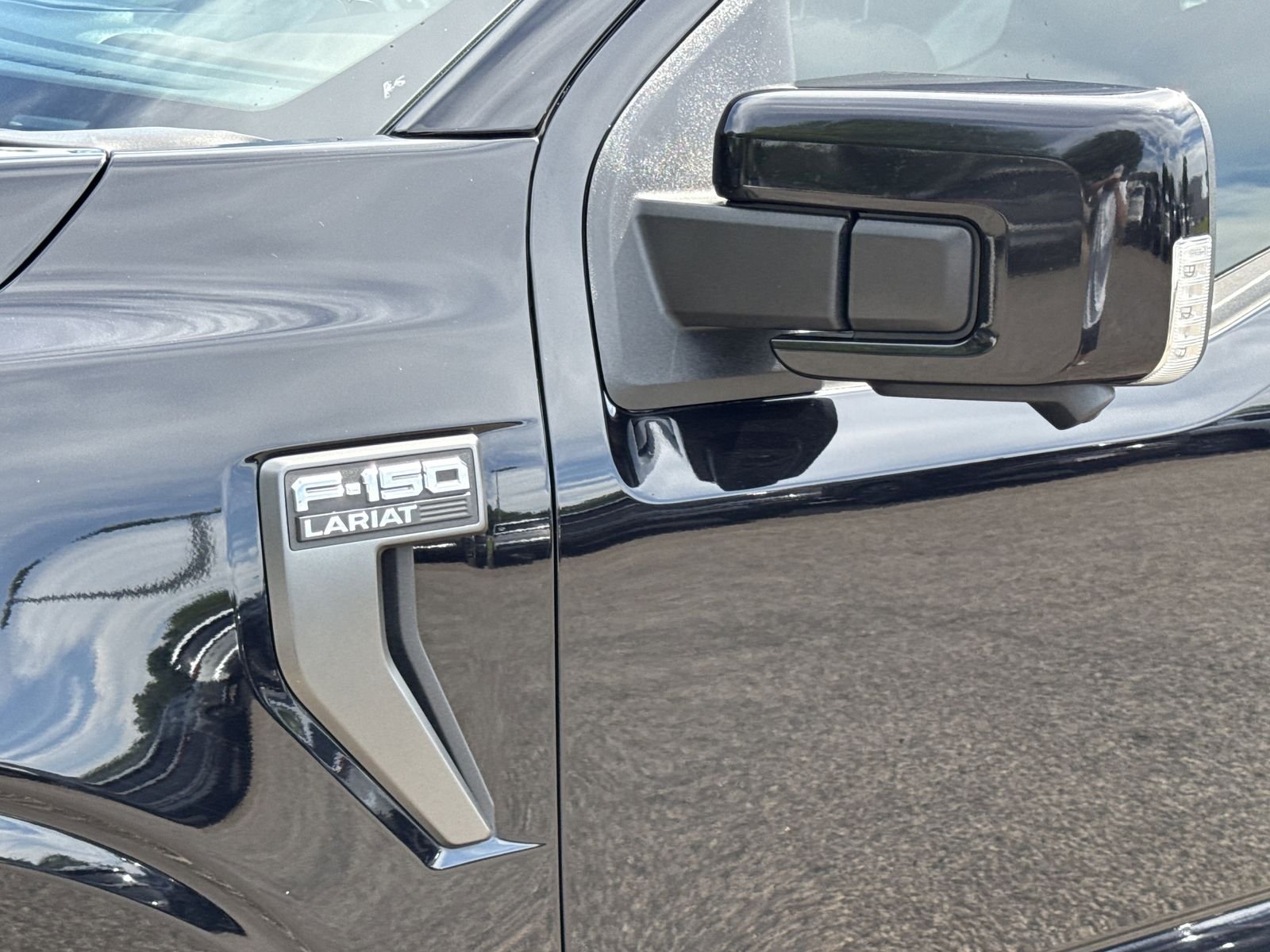 Used 2021 Black Ford Lariat image 31