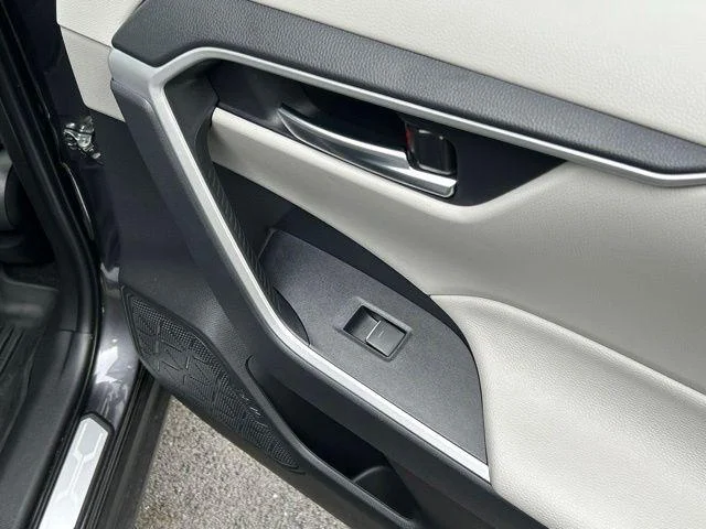 Certified Used 2025 MAGNETIC GRAY MET. Toyota  image 40