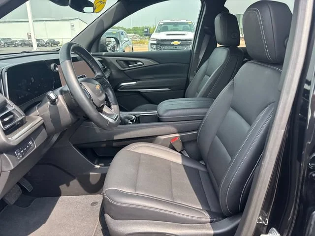 Used 2025 Mosaic Black Metallic Chevrolet LT image 11