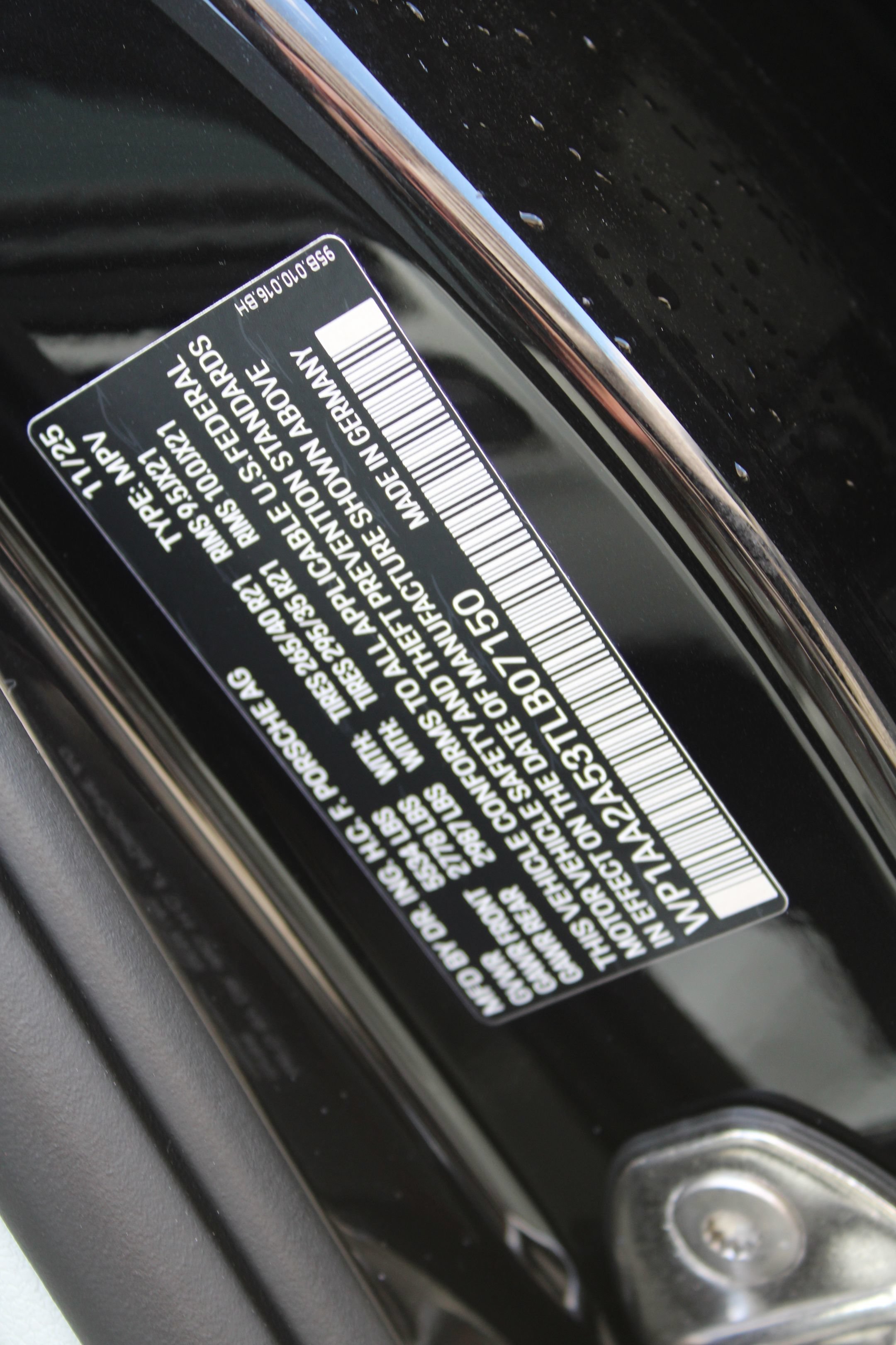 2026 Porsche Macan T - Photo 29