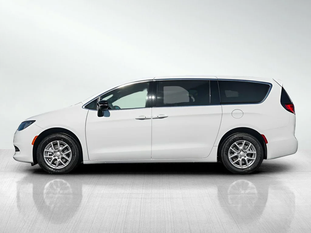 New 2026 Bright White Clearcoat Chrysler LX image 4