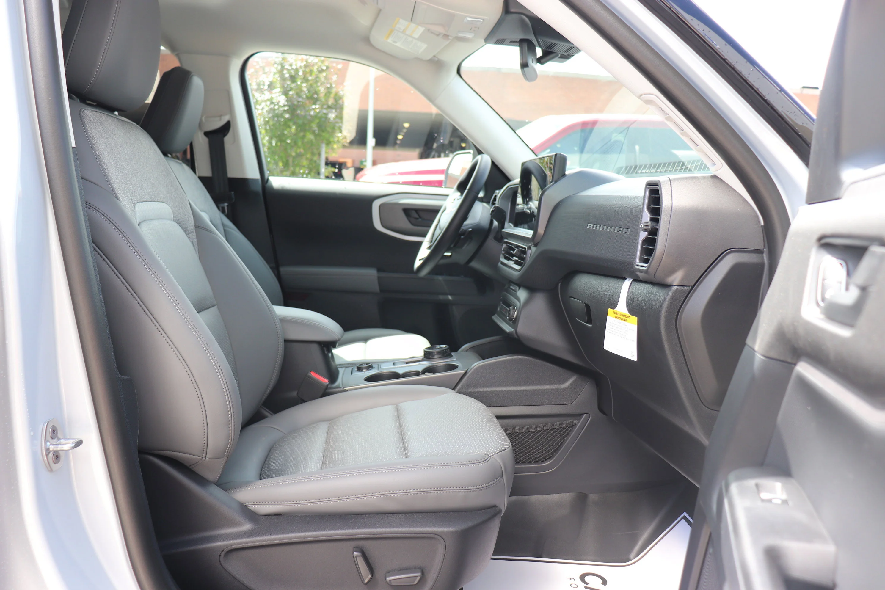 New 2026 SPACE WHITE METALLIC Ford Badlands image 9