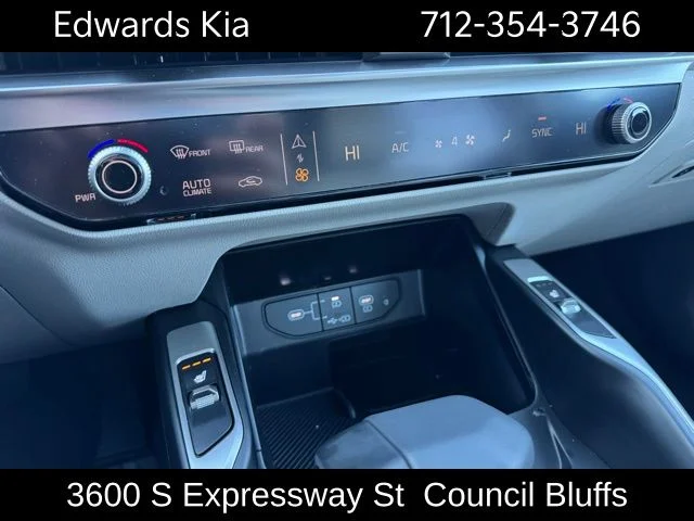 2025 Kia Sorento S - Photo 22
