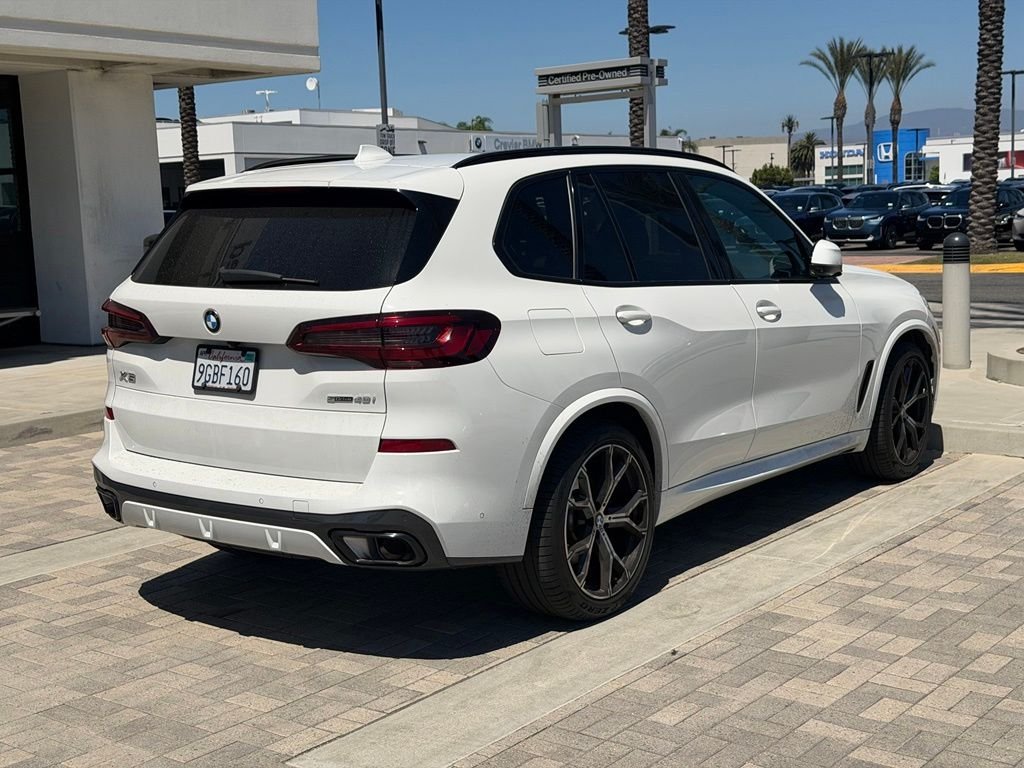 Used 2023 Alpine White BMW sDrive40i image 5