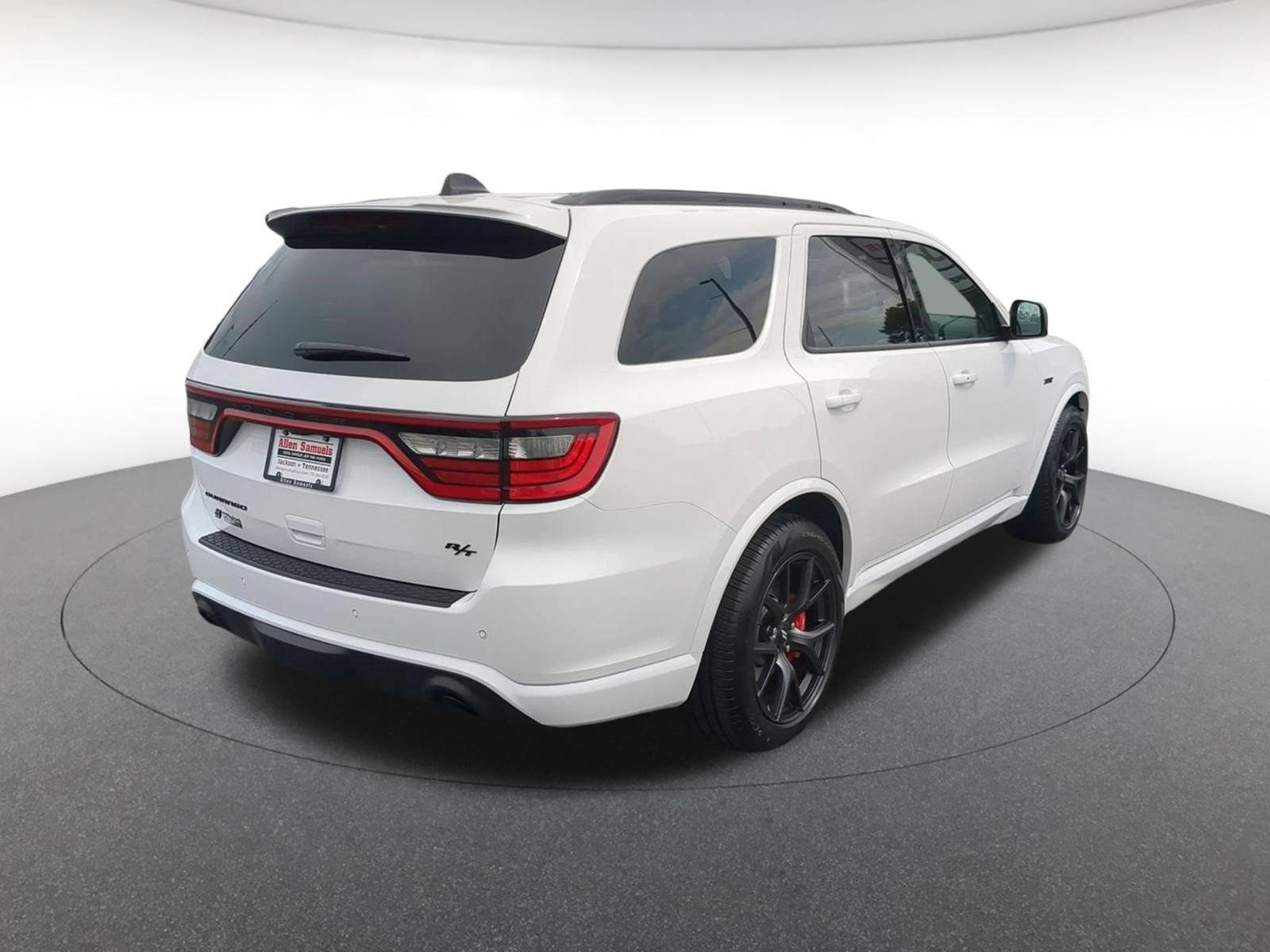 New 2027 White Knuckle Clear-Coat Exterior Paint Dodge R/T 392 Premium image 4