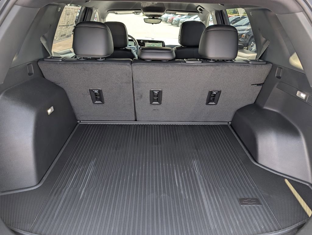 New 2026 Mosaic Black Metallic Chevrolet LT image 5
