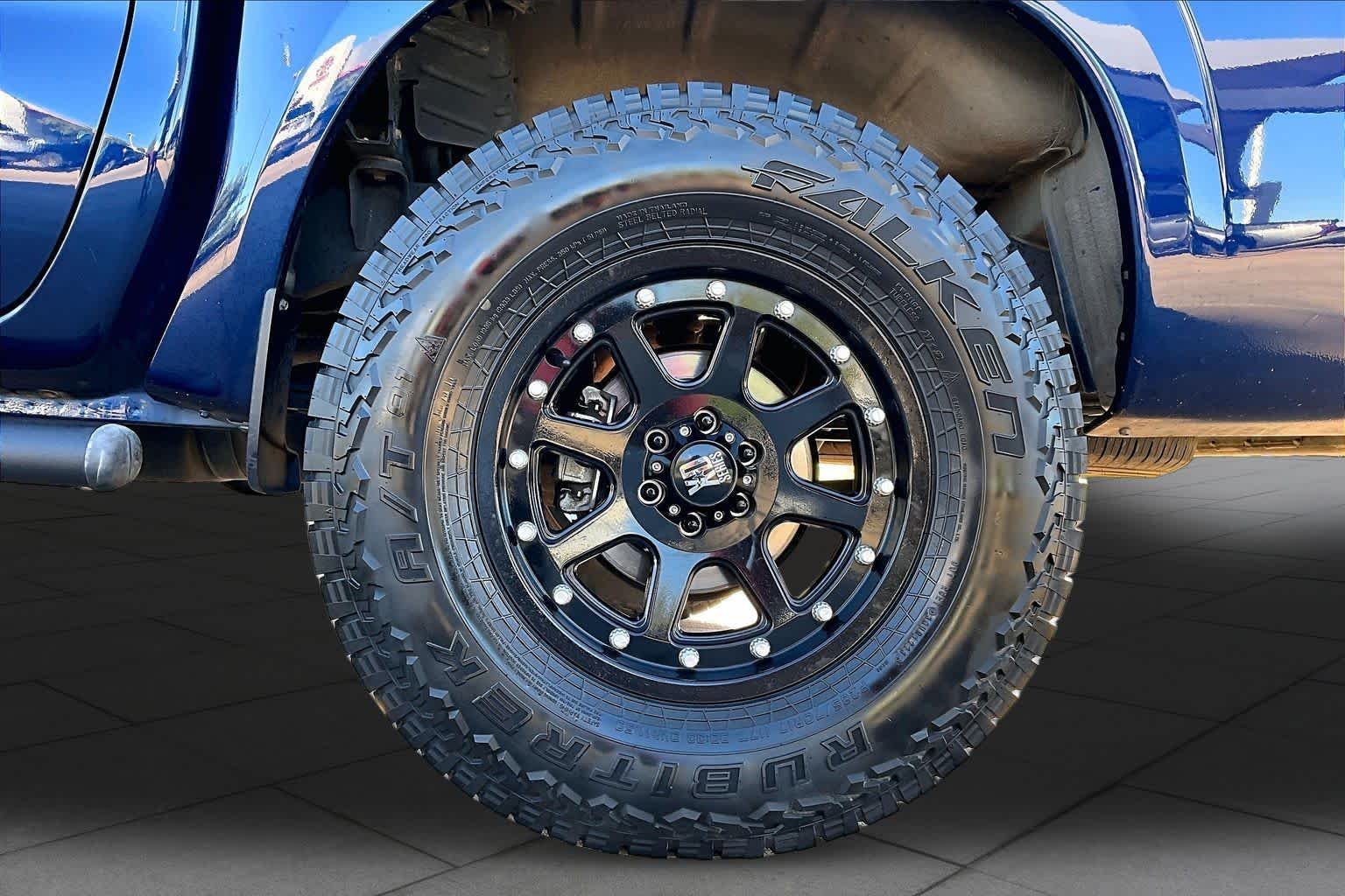 Used 2023 Deep Blue Pearl Nissan SV image 11