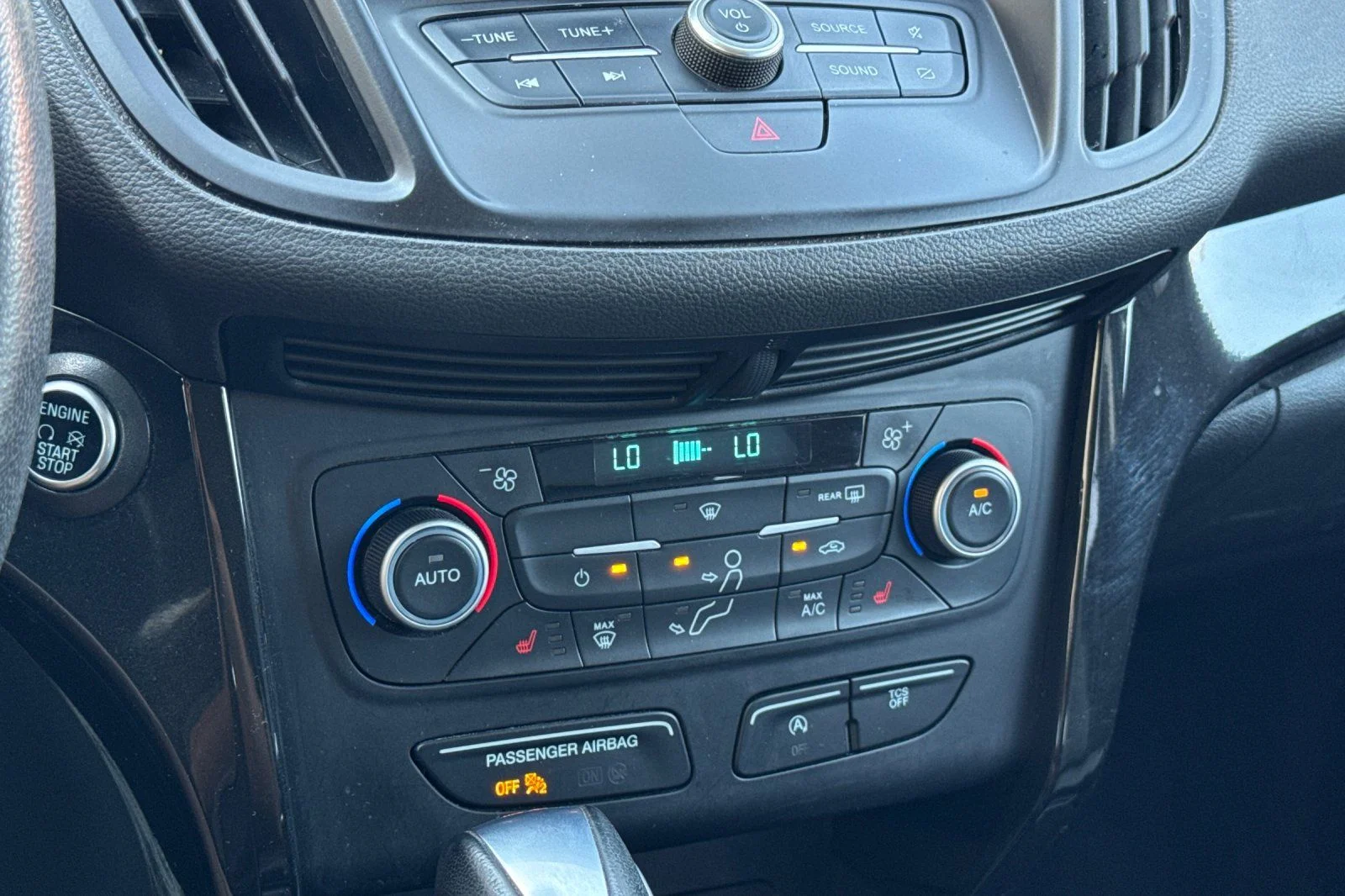 Used 2019 White Ford SE image 23