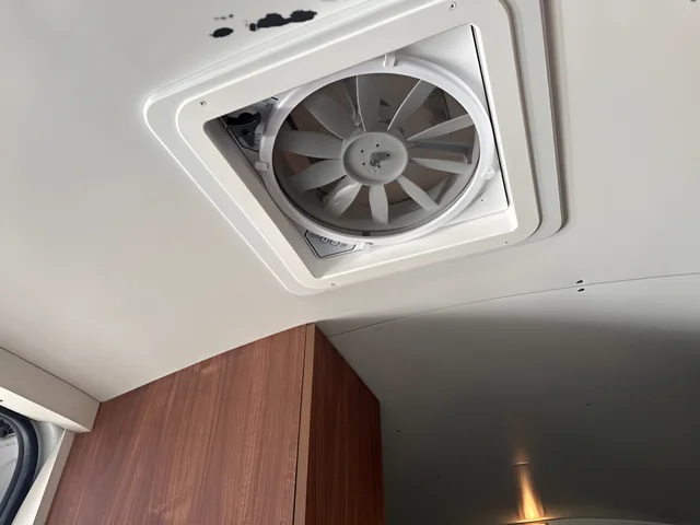 New 2023 Bright White Clear-Coat Exterior Paint RAM High Roof image 14