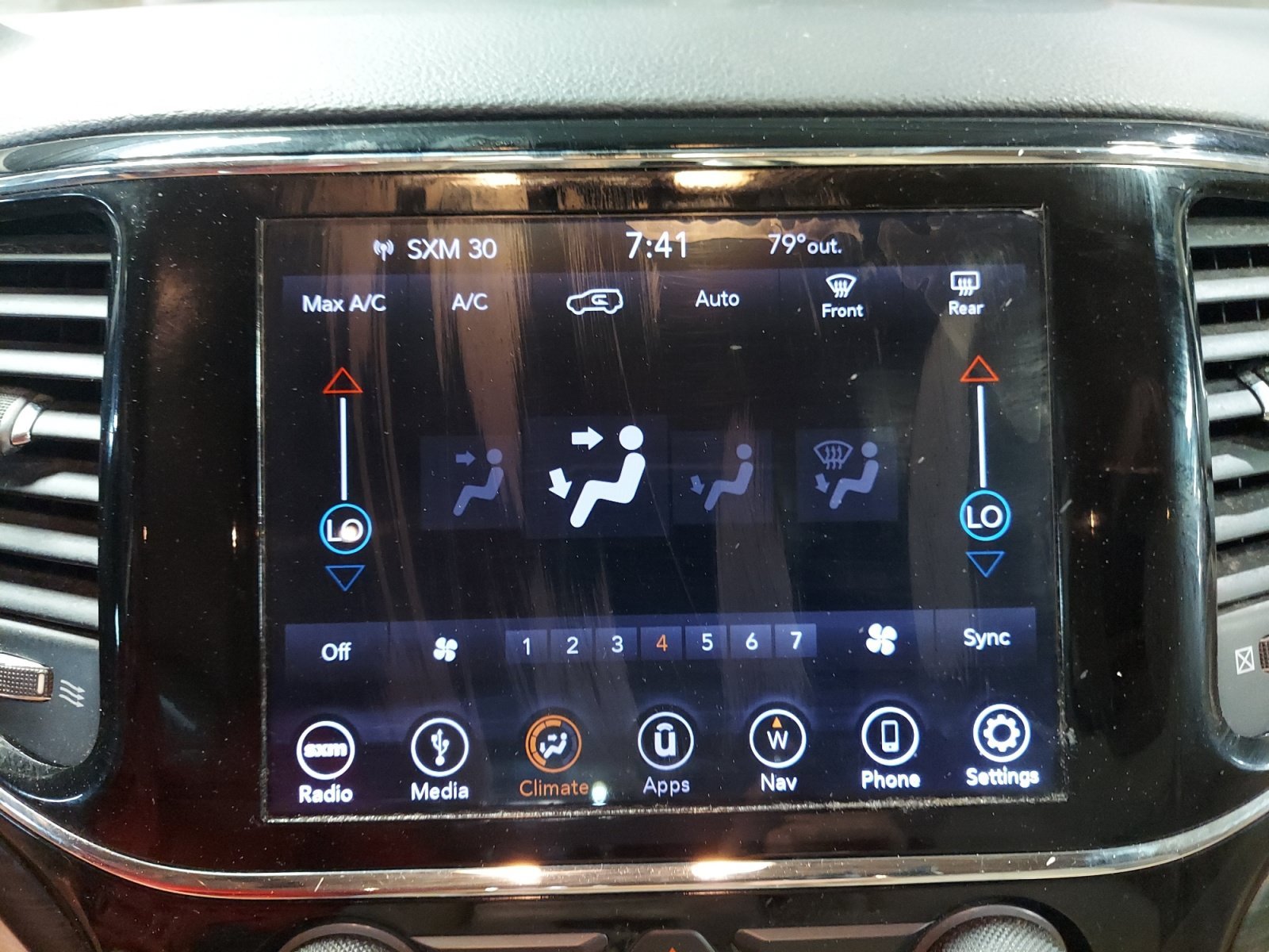 Used 2019 Granite Crystal Metallic Clearcoat Jeep Laredo E image 18