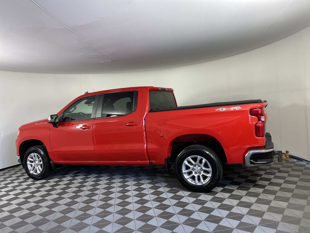Used 2022 Red Chevrolet LT image 5