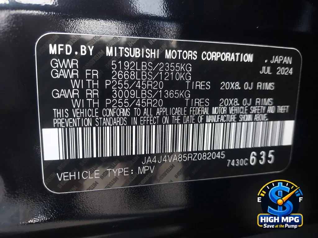 Used 2024 Black Mitsubishi SE image 37
