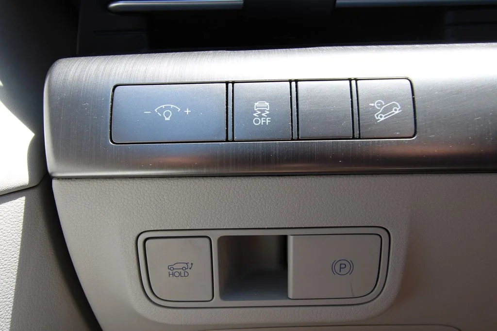 Used 2024 White Hyundai Limited image 23