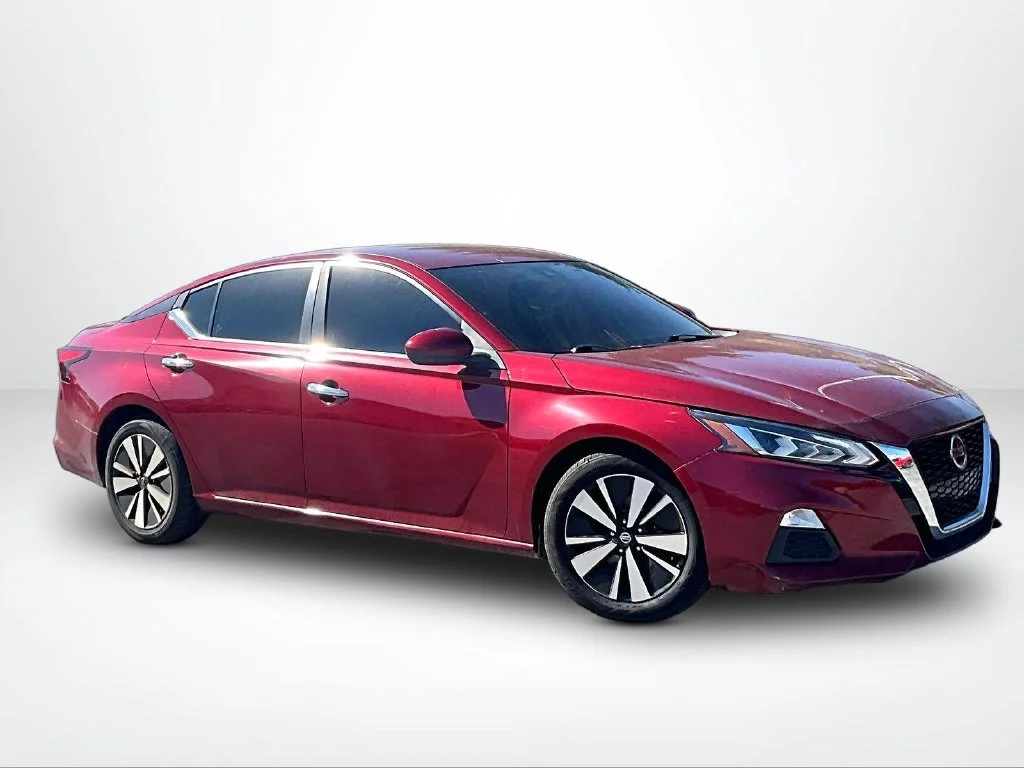 Used 2021 Red Nissan 2.5 SV image 10