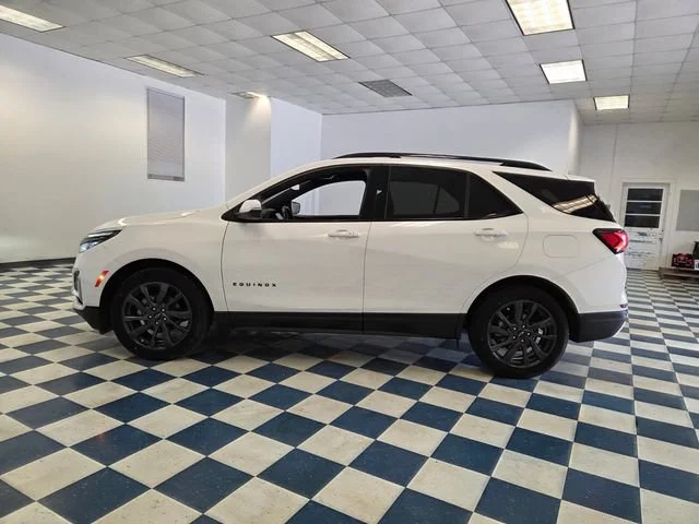 Used 2022 Summit White Chevrolet RS image 4