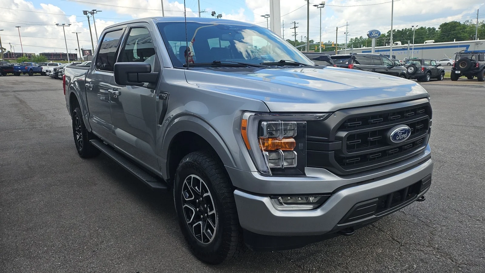 Used 2023 Silver Ford XLT image 6